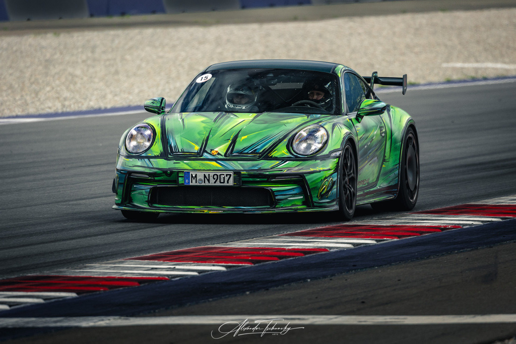 R6PZ2167 _Alexander Tschuncky | Entdecken Sie die faszinierende Welt von Alexander Tschuncky Arts: Kreative Fotografie, atemberaubende Automobilkunst und hochwertiger Bilderdruck. Lassen Sie sich inspirieren! - Realisiert mit Pictrs.com