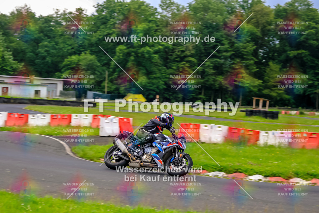 VBK-6271 | Hier findet Ihr Bilder von Touristenfahrten auf der Nürburgring Nordschleife oder von anderen Veranstaltungen die ich besucht habe. Viel Spass beim Durch Schauen 