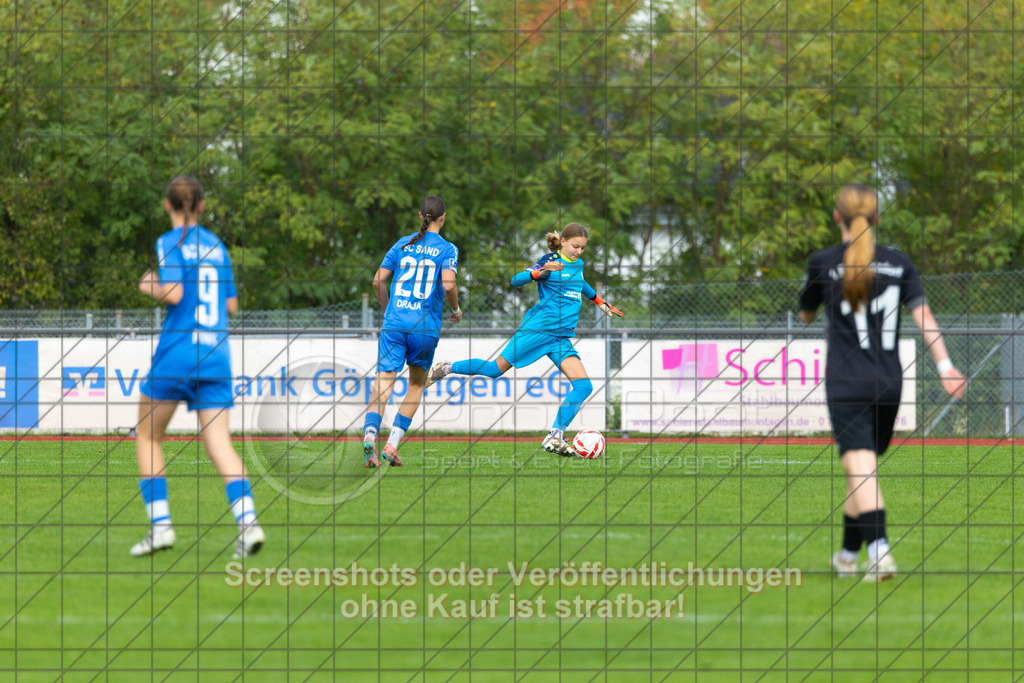 20261010_141031_0427_(c)_by_PhotoPeet | #,1.FC Donzdorf (schwarz) vs. SC Sand (blau), Fußball, EnBW-Oberliga B -Juniorinnen, 05. Spieltag, Saison 2026/2027, Rasenplatz Lautertal Stadion, Süßener Straße 16, 73072 Donzdorf, 10.10.2026 - 14:00 Uhr,Foto: PhotoPeet / Sport- &amp; Eventfotografie / Peter Harich