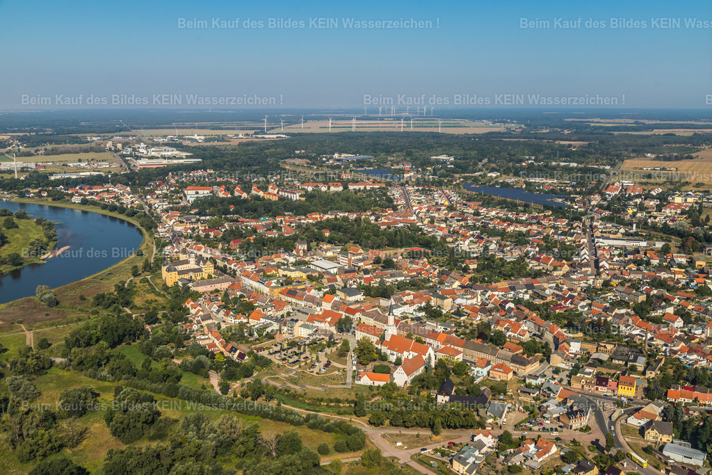 Coswig-9464 | Die Magdeburger Platte® - das sind die schönsten Luftbilder von Magdeburg & Sachsen-Anhalt auf Acryl, Leinwand oder zum Download. Das ist Luftbildfotografie & Luftbildaufnahmen mit Drohne & Flugzeug.  - Realisiert mit Pictrs.com