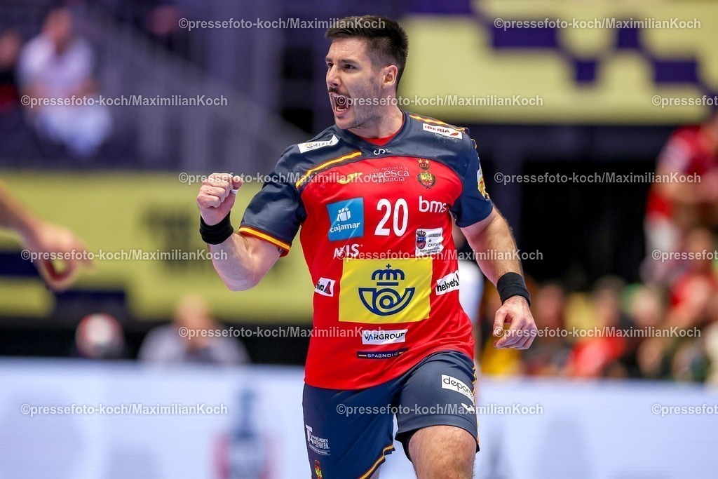 EHF15012601022 | 15.01.2026, Handball, Men's EHF EURO 2026, Spanien - Serbien, Jyske Bank Boxen in Herning, Dänemark, Preliminary Round:  Abel Serdio Guntín (Espania #20) jubelnd