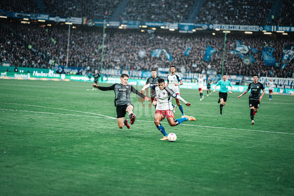 Fußball | Männer | Saison 2023/2024 | 2. Fußball-Bundesliga | 23. Spieltag | Hamburger SV vs. SV 07 Elversberg | 25.02.2024 | Ransford Königsdörffer (#11, HSV) schießt das 1:0 Tor