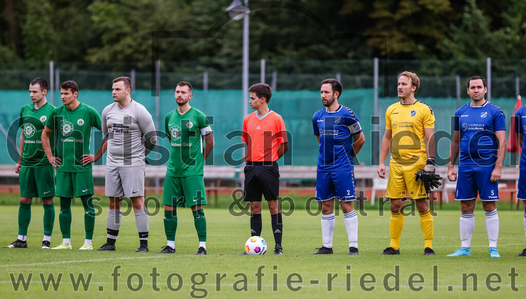 2023-08-04_010_FC_Forstern_gegen_FC_Langengeisling_II | Forstern, Deutschland, 04.08.2023:
Fußball, Kreisklasse 2023 / 2024, 1. Spieltag, FC Forstern gegen FC Langengeisling II, Endergebnis: 2:1

Torwart Kilian Schaufler (FC Forstern, #22), Andreas Ullmann (FC Forstern, #11), Schiedsrichter Paul Görner, Christopher Scherm (FC Langengeisling, #2), Torwart Christian Bernhardt (FC Langengeisling, #1), Ferdinand Zink (FC Langengeisling, #5)

Foto: Christian Riedel / fotografie-riedel.net