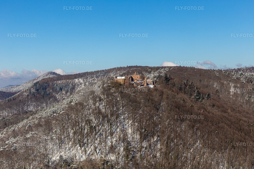 Luftbild: Winterluftbild im Schnee der Madenburg in Eschbach im Bundesland Rheinland-Pfalz in Deutschland. Foto: IMG_124440.jpg vom 11.02.2021 durch Werner Riehm/FLY-FOTO.de