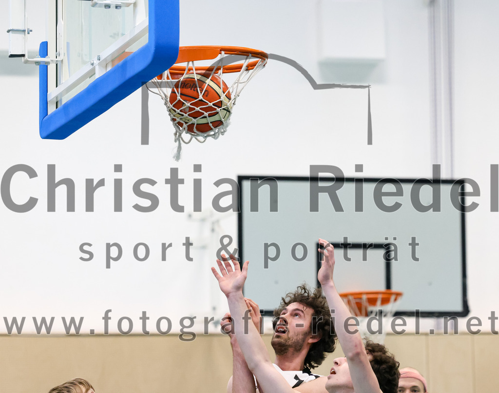 2023-03-26_015_TSV_Vaterstetten_gegen_Wacker_Knights_Burghausen | Vaterstetten, Deutschland, 26.03.2023:
Basketball, Bayernliga Herren Südost 2022 / 2023, 17. Spieltag, TSV Vaterstetten gegen Wacker Knights Burghausen, Endergebnis: 

Luca Maurice Kohll (TSV Vaterstetten, #7)

Foto: Christian Riedel / fotografie-riedel.net