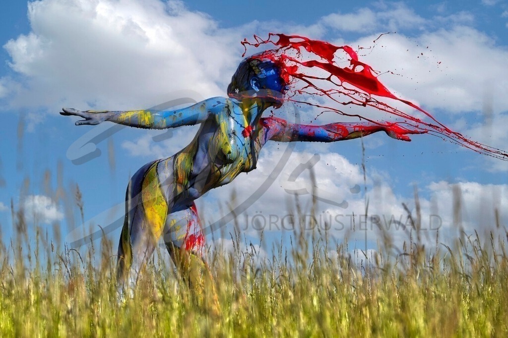 BodyArt-WIESENSPLASH_8741b | #003 | Modell: Christina | Foto: Tschiponnique Skupin - Realisiert mit Pictrs.com