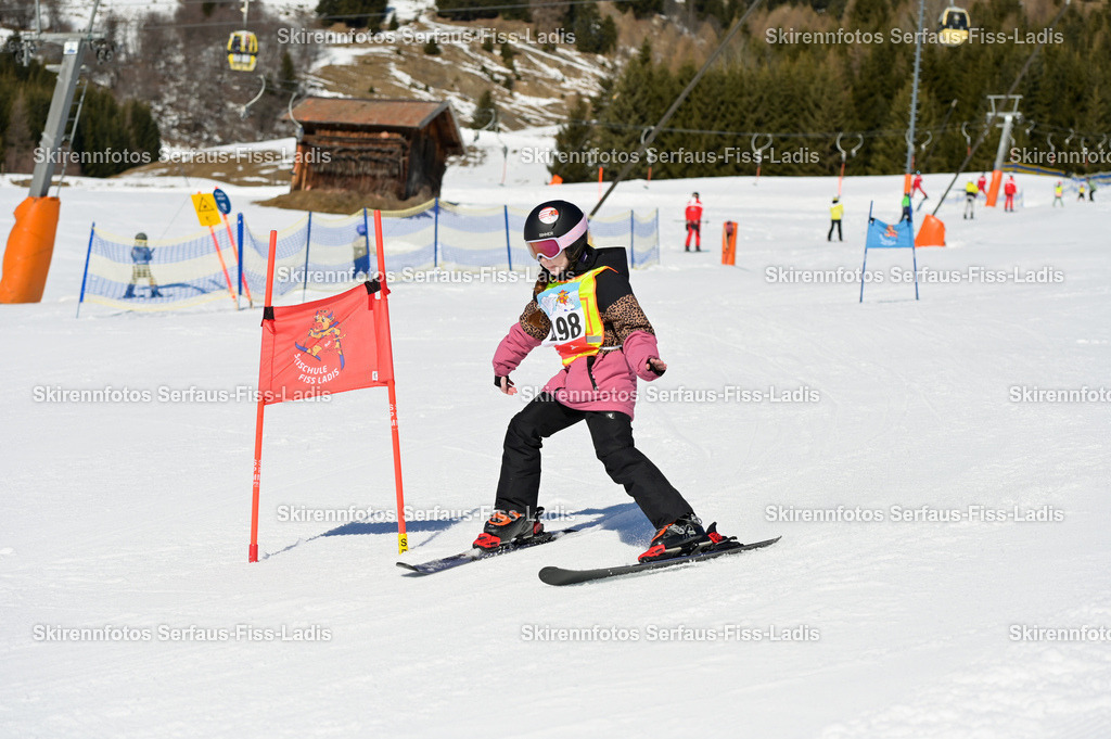 SRF_27.02.2026_435 | Skirennfotos,Serfaus,Fiss,Ladis,Kinderskirennen,Winter,Tirol,Oberland,skirace,SFL,feelfree,weil wir's genießen,ski,Ski,skifahren,Sonnenplateau, - Realisiert mit Pictrs.com
