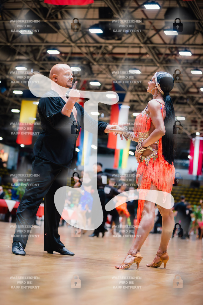 Hessen Tanzt WDSF Open Senior I Latin 1st (217) Mate Kovacs _ Andrea Zsila (Hungary)-2025-05-17-1966 | Webshop for digital downloads and prints of dance sport, event & show photographer Julian Link - Realisiert mit Pictrs.com