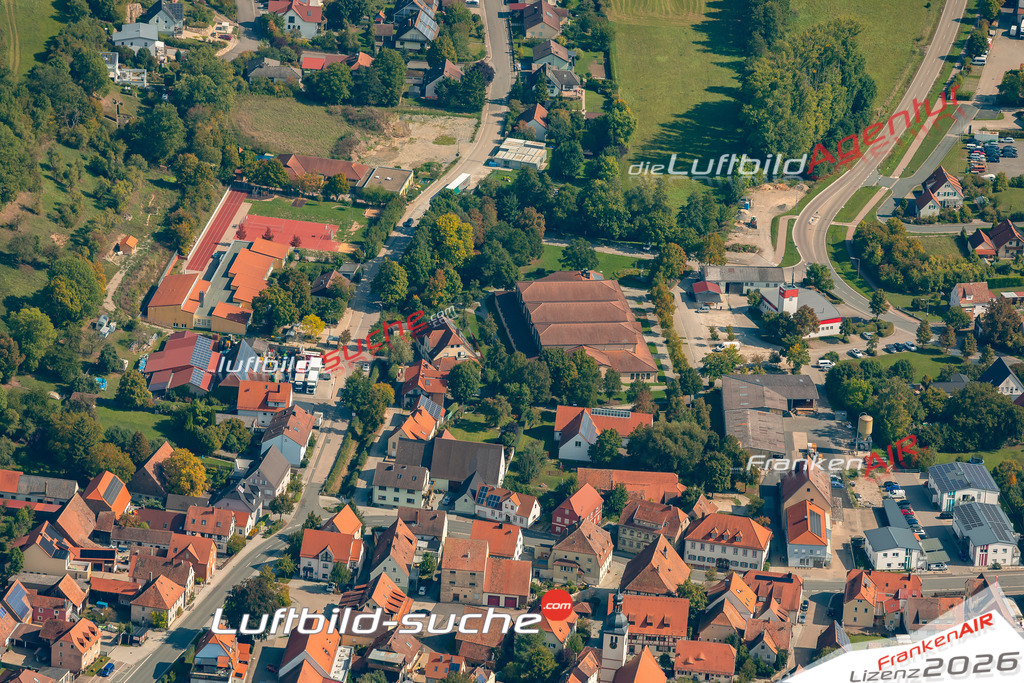 Luftaufnahme von Obernzenn - Die Luftaufnahme wurde 2025 vom UL-Flugzeug heraus erstellt ( keine Drohne ) - Hochauflösende Luftaufnahme - für professionelle Ausdrucke geeignet. Die Geschenkidee !Mit Lizenz und Bildrechte bestellbar