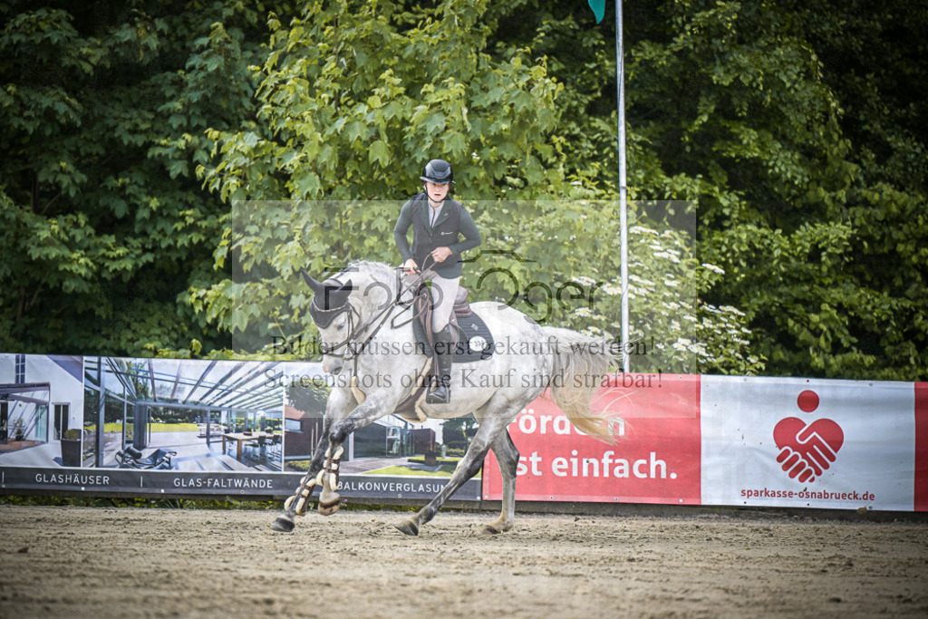 DOS_5315 | Entdecke hochwertige Reitturnierfotos von Foto Oger. Professionell, emotional und authentisch – jetzt Lieblingsmomente im Shop bestellen.Deutschlandweite Turnierfotografie. - Realisiert mit Pictrs.com