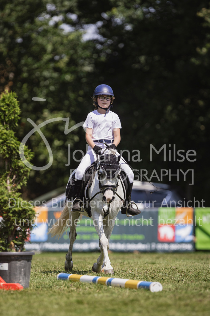 240720_LC_Reiter-WB-132 | Deine schönsten Turniermomente als professionelle Fotos! Entdecke hochwertige Pferdesport-Fotografie im Online-Shop. Jetzt Fotos finden & bestellen!