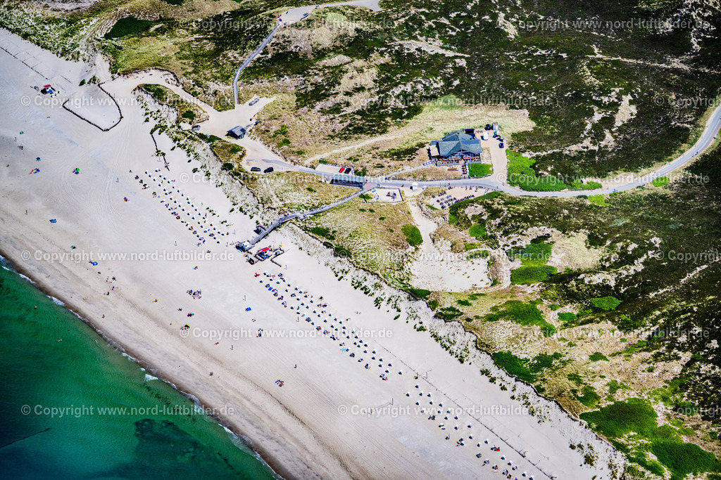 Sylt_List_Strandhalle_Sylt_ELS_1179210625 | LIST AUF SYLT 21.06.2025 Standgaststätte " Strandhalle " an der Küsten- Landschaft am Sylter Ellenbogen in List im Bundesland Schleswig-Holstein, Deutschland. // Beach restaurant "Strandhalle" on the coastal landscape at the Sylter Ellenbogen in List in the federal state of Schleswig-Holstein, Germany. Foto: Martin Elsen