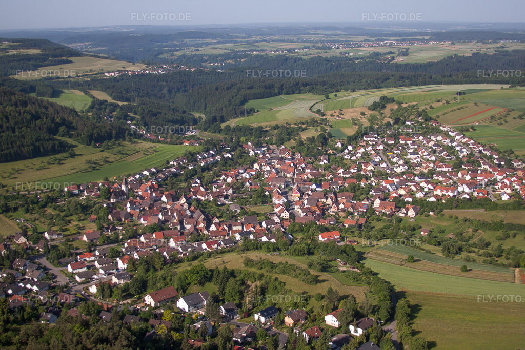 Luftbild: Dorf - Ansicht im Ortsteil Holzbronn in Calw im Bundesland Baden-Württemberg in Deutschland. Foto: IMG_67770.jpg vom 09.06.2014 durch Werner Riehm/FLY-FOTO.de