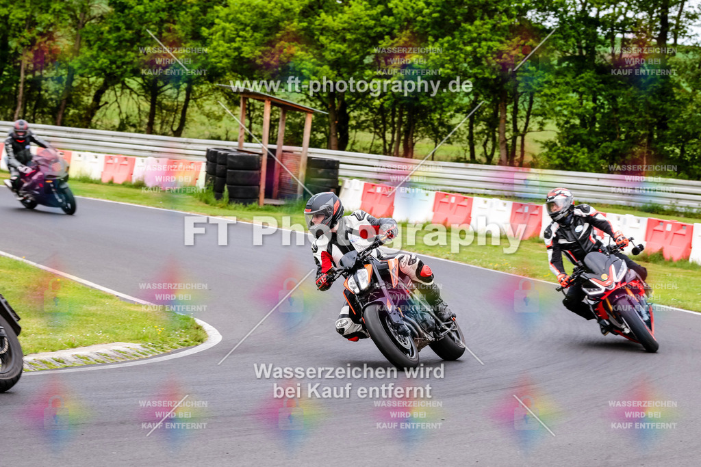 MotoTeamVBK-20136 | Hier findet Ihr Bilder von Touristenfahrten auf der Nürburgring Nordschleife oder von anderen Veranstaltungen die ich besucht habe. Viel Spass beim Durch Schauen 