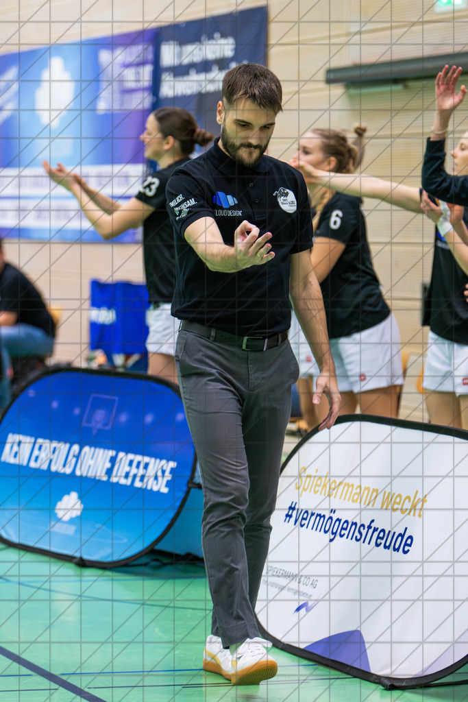 2. DBBL Nord 25/26 | Spieltag 10 | BBC Osnabrück vs. Hürther BC | //  07.12.25: 2. DBBL Nord 25/26 | Spieltag 10 | BBC Osnabrück vs. Hürther BC / Osnabrück / Deutschland  //   CREDIT:www.bullenfotos.de, Martin König, Hörner Weg 40, D-49078 Osnabrück, +4917663732967 // Nutzung und Weitergabe nur zu den vereinbarten Zwecken. Presseanfragen an Ersteller. Alle Rechte beim Ersteller. Honorierung nach MFM. - Realisiert mit Pictrs.com