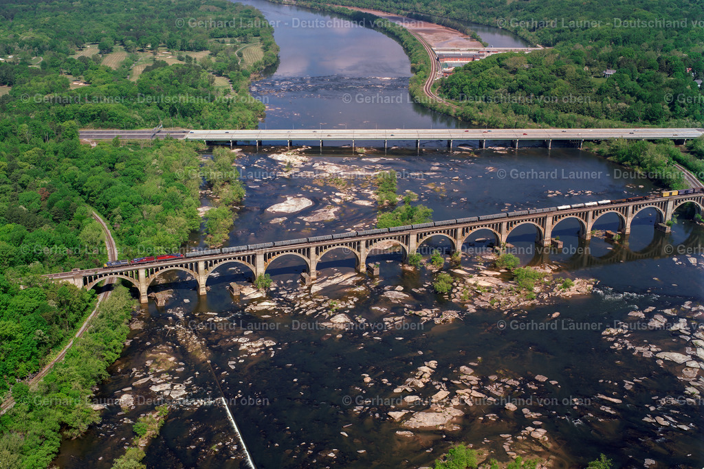 USA5705 | ACL/RF&amp;P James River Bridge, Powhite PKWY, Richmond Virginia, USA