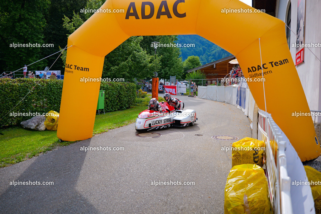 P1025702 | Erleben Sie atemberaubende, hochqualitative Fotos Ihrer Fahrt entlang der malerischen Alpenstraßen. Besuchen Sie alpineshots.com, um professionelle Aufnahmen Ihrer unvergesslichen Reise zu finden und zu kaufen - Realisiert mit Pictrs.com