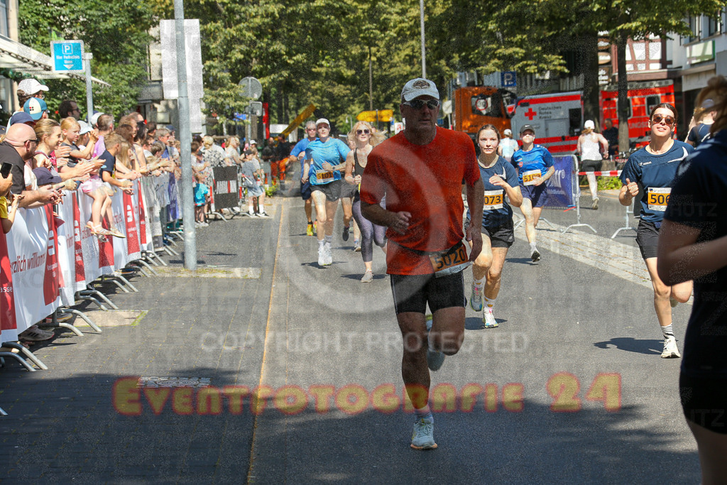 250621_1049_EX1_2737 | Sportfotografie im Rhein-Sieg Kreis, Köln, Bonn, NRW, Rheinland Pfalz, Hessen, etc. Unser Tätigkeitsfeld umfasst den Laufsport vom Volkslauf über den Marathon, Duathlon, Triathon bis zum Ultralauf wie Kölnpfad Ultra oder Schindertrail.