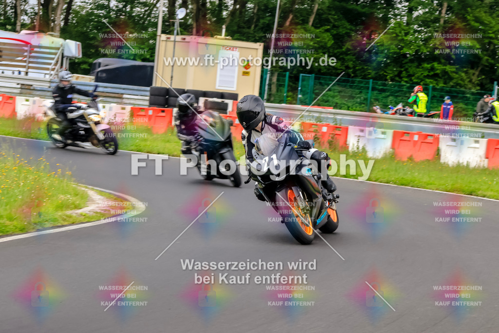 VBK-6468 | Hier findet Ihr Bilder von Touristenfahrten auf der Nürburgring Nordschleife oder von anderen Veranstaltungen die ich besucht habe. Viel Spass beim Durch Schauen 