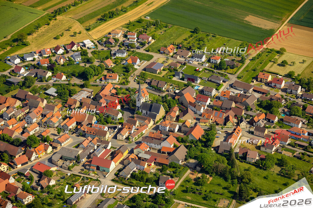 Das Luftbild zeigt Dipbach Bergtheim - Die Luftaufnahme wurde 2023 vom UL-Flugzeug aus erstellt ( keine Drohne ) - Hochauflösende Luftaufnahme - Für grossformatige Ausdrucke geeignet. Die Geschenkidee !Mit Lizenz und Bildrechte bestellbar