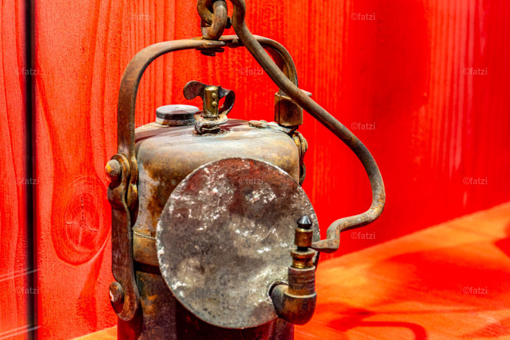 Bergbau-Museum Innen _fatzi_20230908-152703 | Fatzi Bilder-Archiv! 
Die Bilder sind für private Nutzung lizenzfrei. Die kommerzielle Nutzung ist möglich und erwünscht, jedoch bitte ich um vorherige Kontaktaufnahme per E-Mail (info@fatzi.at) oder unter +43 650 7828269 - Realisiert mit Pictrs.com