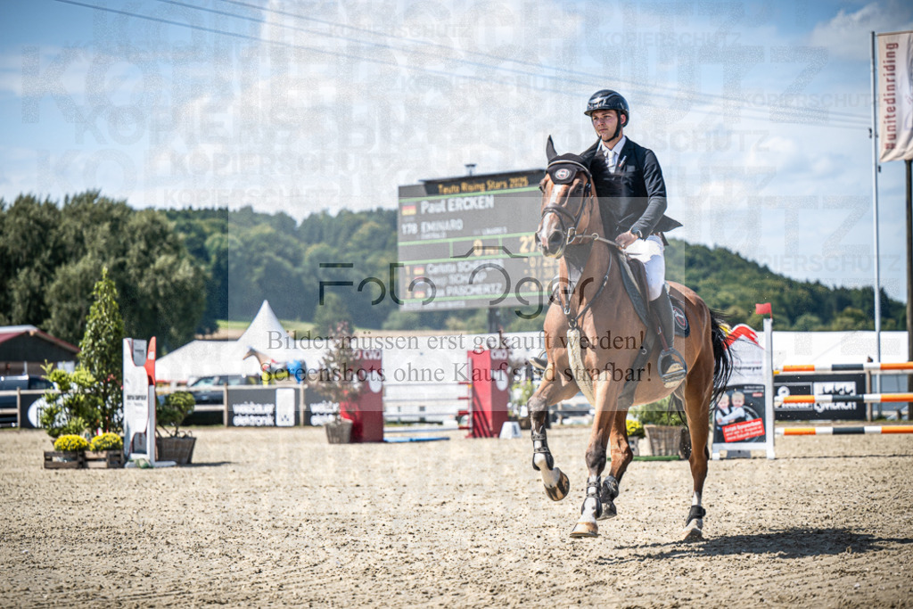 DOS_3959 | Entdecke hochwertige Reitturnierfotos von Foto Oger. Professionell, emotional und authentisch – jetzt Lieblingsmomente im Shop bestellen.Deutschlandweite Turnierfotografie. - Realisiert mit Pictrs.com