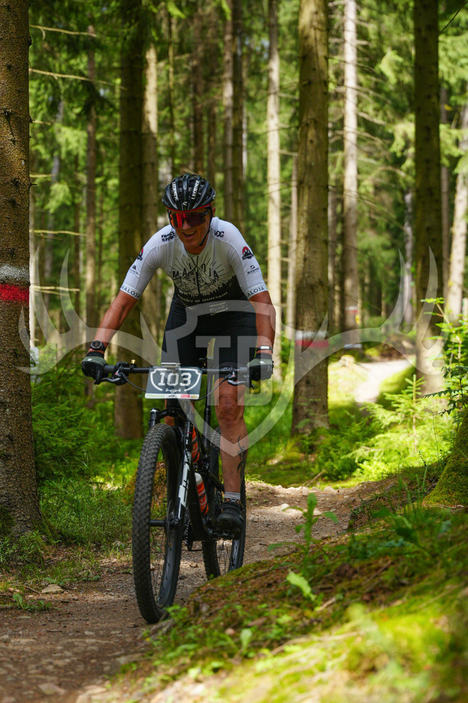 FC603622 | Fotogalerie der Treibjagd im Dunkelwald - Dein MTB Etappenrennen im Erzgebirge - Realisiert mit Pictrs.com