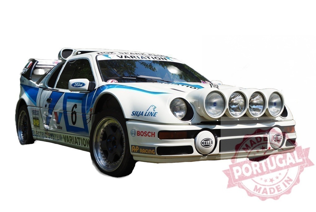 Ford RS200 group B rally car posing with large headlights | White Ford RS200 group B rally car with large headlights and sponsor stickers posing still - Realisiert mit Pictrs.com