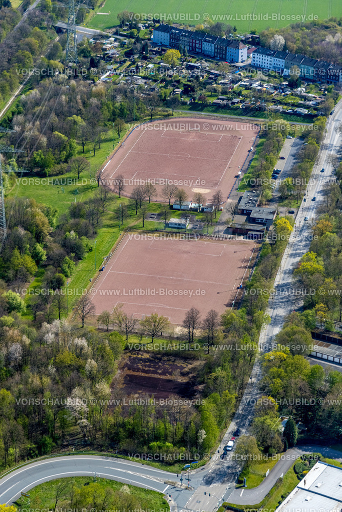 Gelsenkirchen220402450 | Luftbild, Fußballplatz Rot-Weiß Wacker Bismarck 1925,  Bismarck, Gelsenkirchen, Ruhrgebiet, Nordrhein-Westfalen, Deutschland