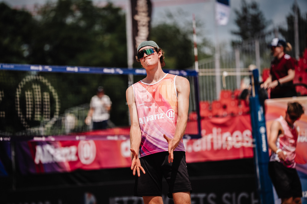 Beachvolleyball | Männer | Allianz German Beach Tour 2025 | Tourstop München | 10.07.2025 | Malte Höppner ärgert sich