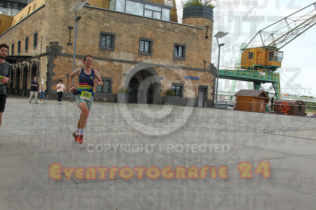 250920_1518_EV4_8412 | Sportfotografie im Rhein-Sieg Kreis, Köln, Bonn, NRW, Rheinland Pfalz, Hessen, etc. Unser Tätigkeitsfeld umfasst den Laufsport vom Volkslauf über den Marathon, Duathlon, Triathon bis zum Ultralauf wie Kölnpfad Ultra oder Schindertrail.