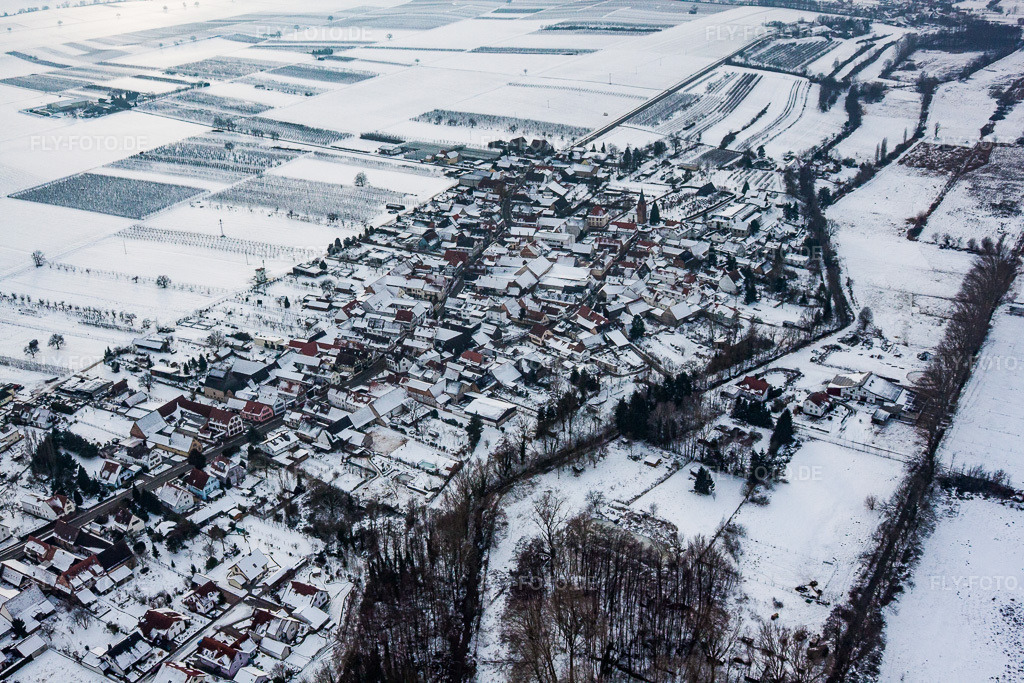 Luftbild: Winterlich schneebedeckte landwirtschaftlichen Feldern und Nutzflächen in Winden im Bundesland Rheinland-Pfalz in Deutschland. Foto: IMG_23763.jpg vom 16.01.2010 durch Werner Riehm/FLY-FOTO.de