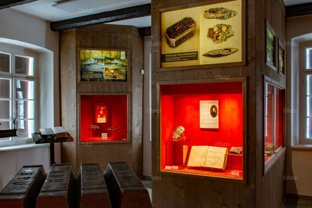 Bergbau-Museum Innen _fatzi_20230908-143641 | Fatzi Bilder-Archiv! 
Die Bilder sind für private Nutzung lizenzfrei. Die kommerzielle Nutzung ist möglich und erwünscht, jedoch bitte ich um vorherige Kontaktaufnahme per E-Mail (info@fatzi.at) oder unter +43 650 7828269 - Realisiert mit Pictrs.com