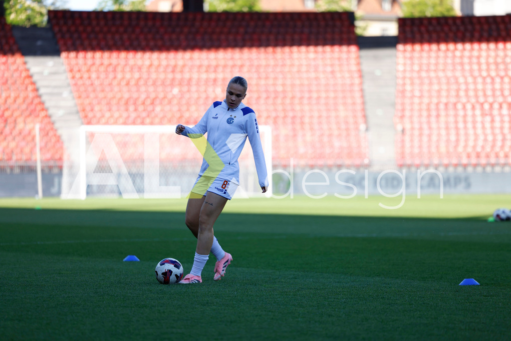 GC Zürich vs FC Zürich - AXA Women’s Super League Playoffs - Stadion Letzigrund | ELLA LJUŠTINA of Grasshopper Club Zürich before the AXA Women’s Super League Playoffs quarter-final second leg between GC Zürich and FC Zürich at Stadion Letzigrund, Zurich, Switzerland. - Realisiert mit Pictrs.com