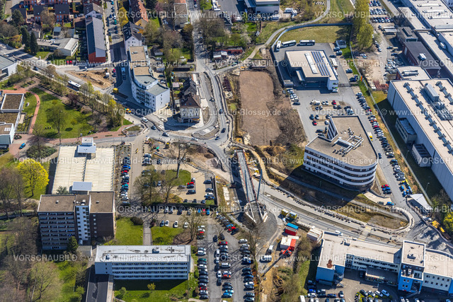 Witten220401150 | Luftbild, Baustelle und Sanierung der Pferdebachstraße mit Neubau der RadwegBrücke Rheinischer Esel, Ärztehaus Pferdebachstraße, Witten, Ruhrgebiet, Nordrhein-Westfalen, Deutschland