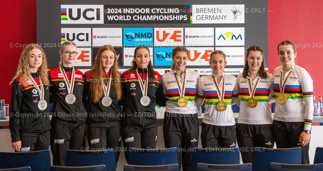 20241026OAS0502 | linkes Team ACT 4 für Deutschland (Silber-Medaille): RV Mainz-Ebersheim mit Milena Schwarz, Tijem Karatas, Stella Rosenbach und Svenja Kraus, rechtes Team ACT4 für CH (Gold-Medaille): RV Uzwil mit Stefanie Haas, Valerie Unternährer, Selina Niedermann und Sarah Manser  - Realisiert mit Pictrs.com