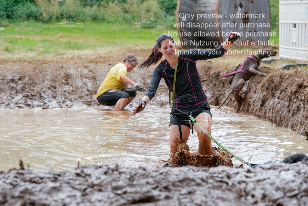 Schlamm_mit_Hund (438 von 460) | stephaniefillaphotographie - Realisiert mit Pictrs.com