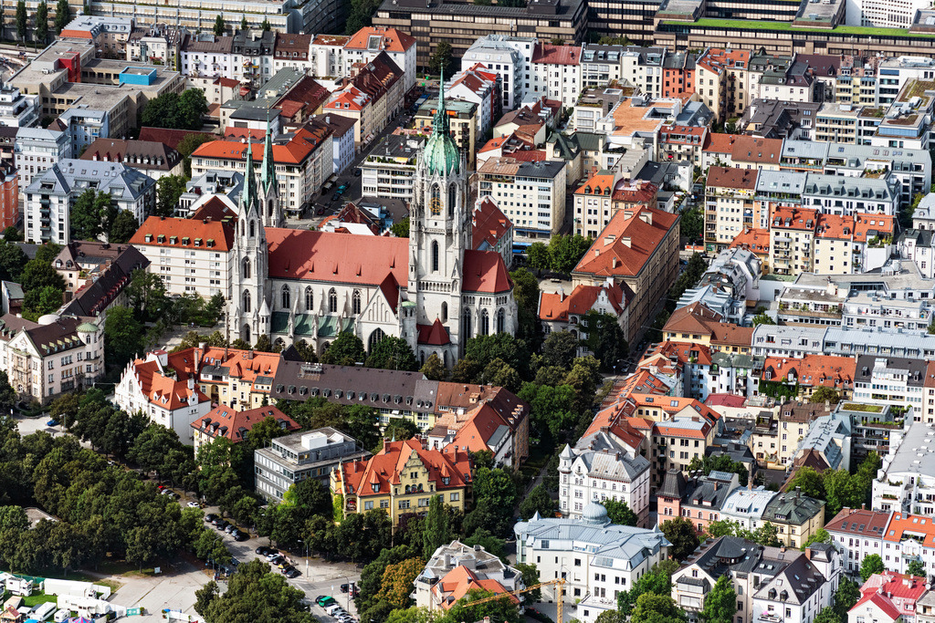 dr__0071840.jpg | MüNCHEN 12.08.2021 Kirchengebäude der Kirche " St. Paul " am St.-Pauls-Platz im Stadtteil Ludwigsvorstadt-Isarvorstadt in München im Bundesland Bayern, Deutschland. // Church building "St. Paul" on St.-Pauls-Platz in the district Ludwigsvorstadt-Isarvorstadt in Munich in the state Bavaria, Germany. Foto: Daniel Reiter