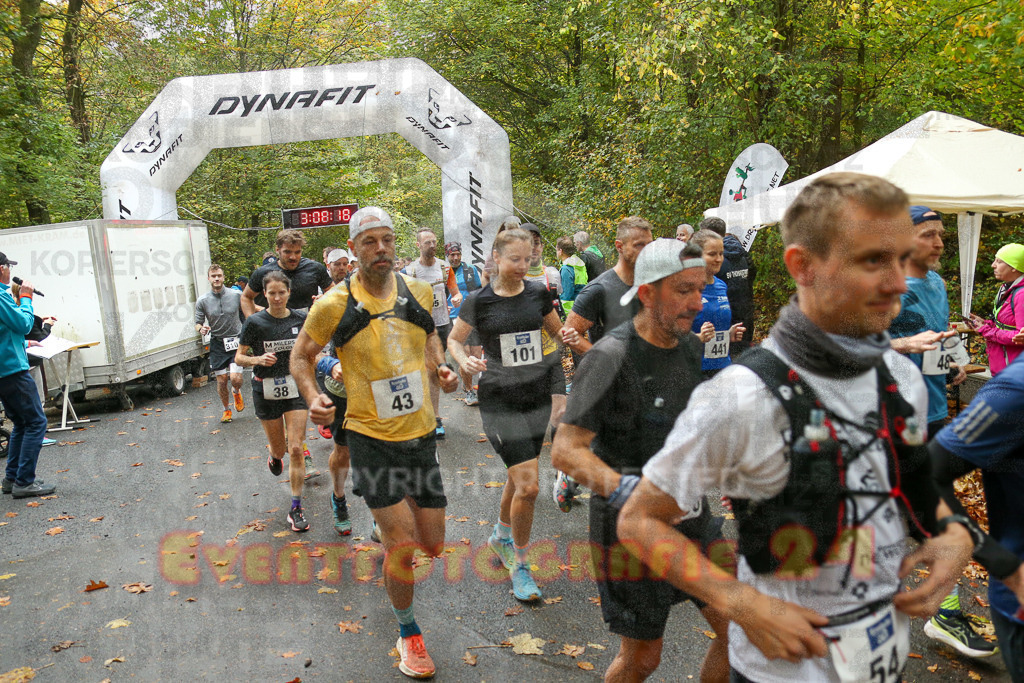 241027_1008_EX1_3512 | Sportfotografie im Rhein-Sieg Kreis, Köln, Bonn, NRW, Rheinland Pfalz, Hessen, etc. Unser Tätigkeitsfeld umfasst den Laufsport vom Volkslauf über den Marathon, Duathlon, Triathon bis zum Ultralauf wie Kölnpfad Ultra oder Schindertrail.