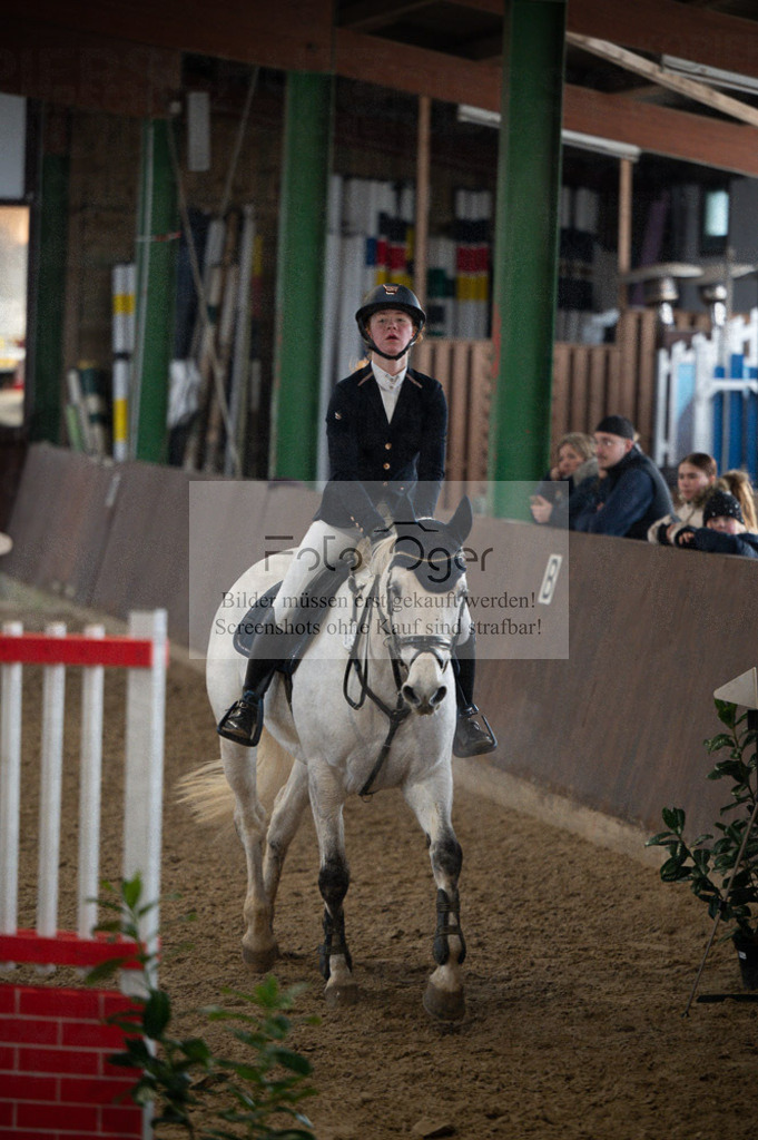 Hallenreittunier Voxtrup 2023 | Entdecke hochwertige Reitturnierfotos von Foto Oger. Professionell, emotional und authentisch – jetzt Lieblingsmomente im Shop bestellen.Deutschlandweite Turnierfotografie. - Realisiert mit Pictrs.com
