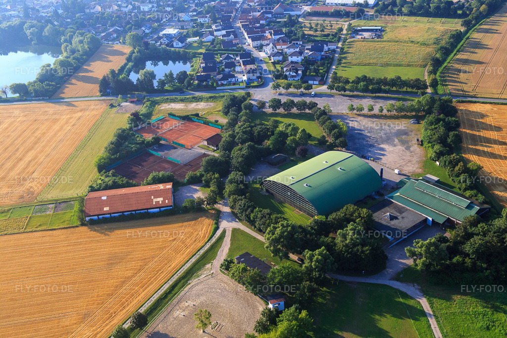 Luftbild: Sporthalle und Tennisclub 1991 Biebesheim e. V.., Grillhütte Biebesheim in Biebesheim am Rhein im Bundesland Hessen in Deutschland.Foto: IMG_091360.jpg vom 07.07.2016 durch Werner Riehm/FLY-FOTO.deTC 91 BiebesheimWWW.BIEBESHEIM.DE