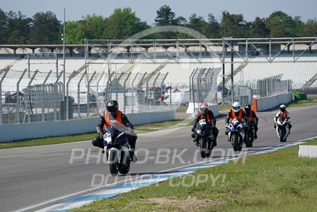 2022_05_09_PBK_12122 | Sportfotografie; SlowMotion; Video; Rennstrecke; Hafeneger; Speer; Racing; RSE; BMW; CBO; Trackday; Motorsportarena; Hockenheimring; Brno; Most; Barcelona; Valencia