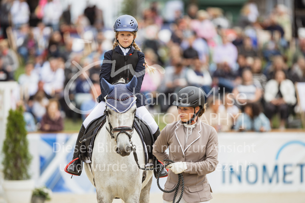 230730_BHO_Fuehrzuegel-WB-129 | Deine schönsten Turniermomente als professionelle Fotos! Entdecke hochwertige Pferdesport-Fotografie im Online-Shop. Jetzt Fotos finden & bestellen!