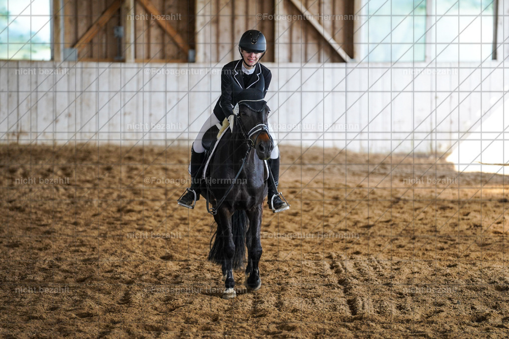 20230518-FAH03673 | Frühjahrsturnier, landberg am Lech, 2023, Reitclub Landsberg, Turnierbilder, Fotos Turnier Landsberg, Fotoagentur Herrmann, Turnierfotografen Bayern, reitsport Fotograf, Pferde Fotograf