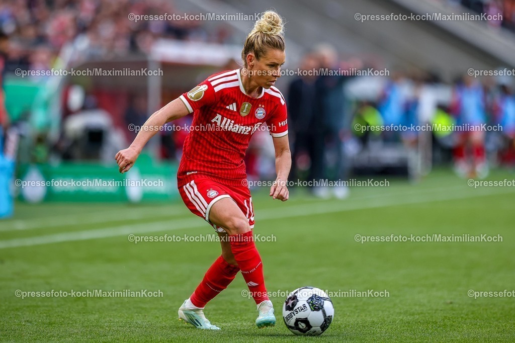 xKWIx14052601163 | 2026.05.14, xkwix, Fußball, Finale DFB-Pokal Frauen, VfL Wolfsburg -  FC Bayern München, Saison 2025 2026, Rhein-Energie-Stadion in Köln: Linda Dallmann (FC Bayern München Frauen #10) DFB regulations prohibit any use of photographs as image sequences and or quasi-video. Photo: xKamilxWilkowskixPressefotoKochx