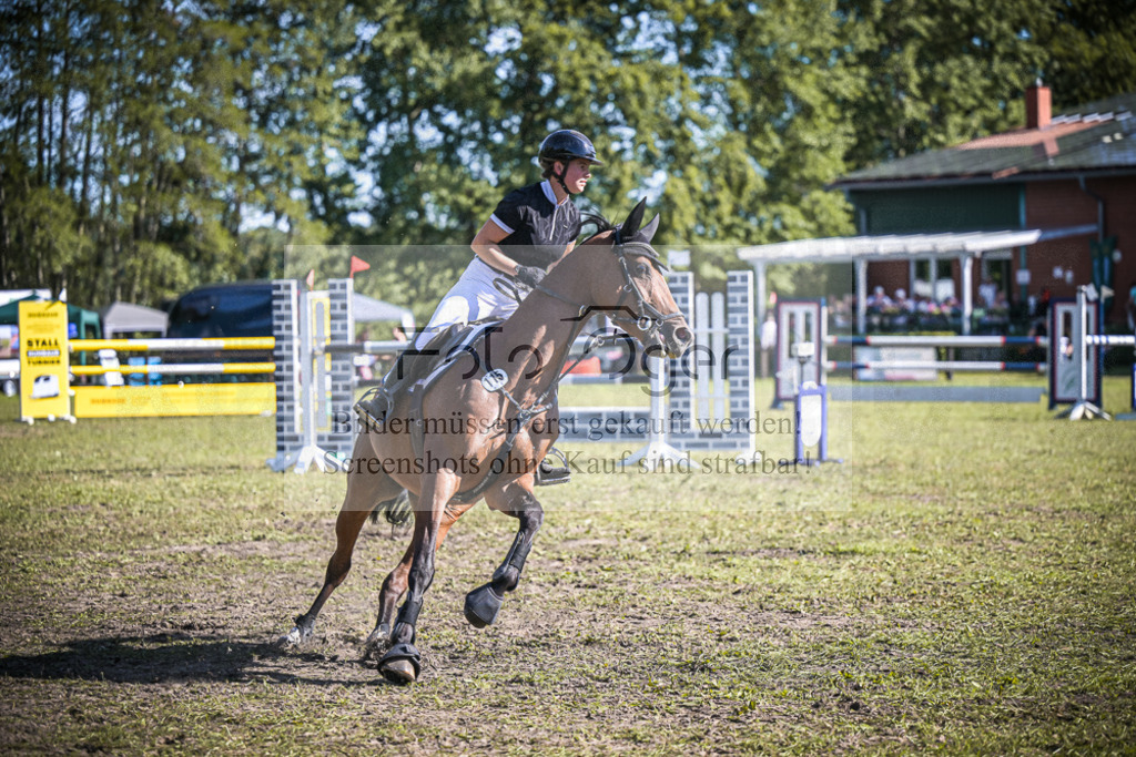 DOS_0134 | Entdecke hochwertige Reitturnierfotos von Foto Oger. Professionell, emotional und authentisch – jetzt Lieblingsmomente im Shop bestellen.Deutschlandweite Turnierfotografie. - Realisiert mit Pictrs.com