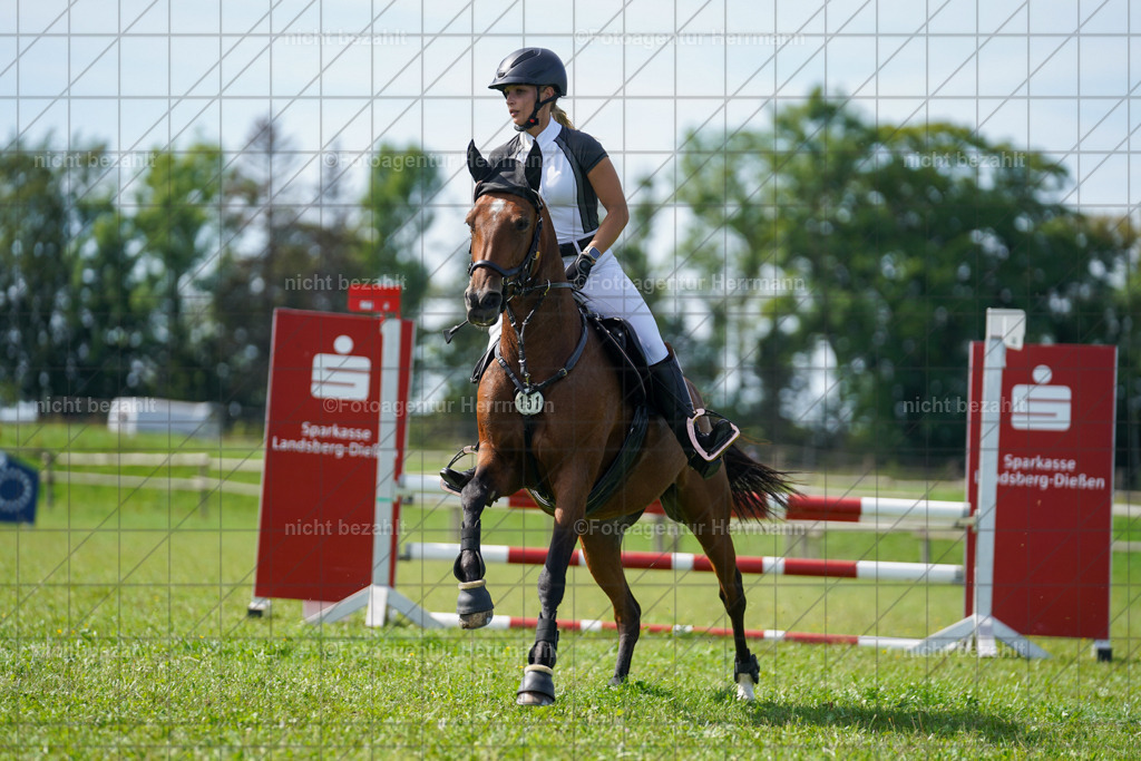 20230917-FAH09578 | Landsberg am Lech, 2023, Kaufbeuren, Kempten, Allgäu, Turnierfotografen Bayern, Fotoagentur Herrmann, Turnierbilder, Reitsport Fotos, Pferdefotograf, Augsburg, Bad Tölz, Dachau, Karlsfeld, Memmingen, Buchloe, Schwabmünchen
