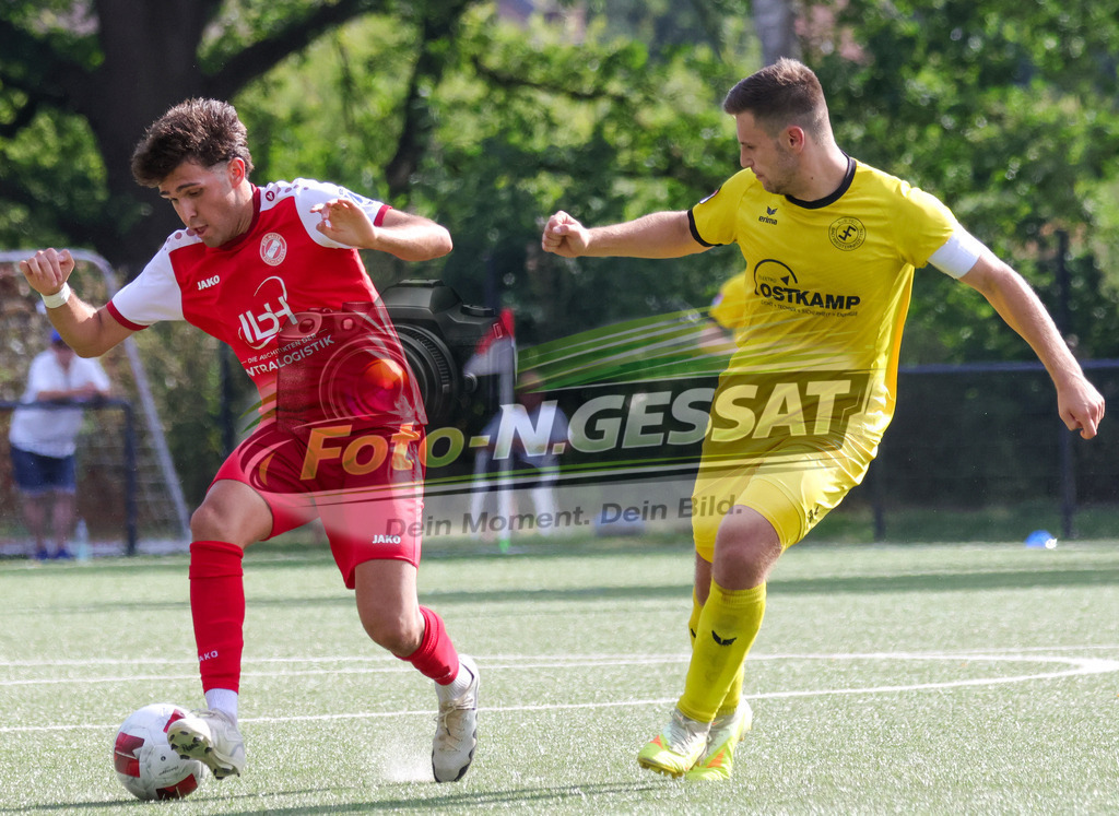 FC RW Kirchlengern - SuS Bad Westernkotten | Auf dem Bild zu sehen: Rot FC RW Kirchlengern: Altan Dincdemir ; gelb SuS Bad Westernkotten: Lukas TraufetterFC RW Kirchlengern, SuS Bad Westernkotten, Saison 26/27, Westfalenliga, Kirchlengern, Deutschland - Realisiert mit Pictrs.com