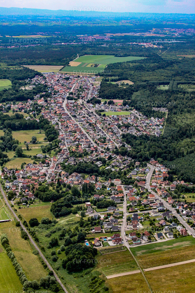 Aerial view: Schirrhoffen in Soufflenheim in the state Bas-Rhin, France.Photo: IMG_19105.jpg taken on 06/20/2009 by Werner Riehm/FLY-FOTO.comResolution of the original: 3168 x 4752 px