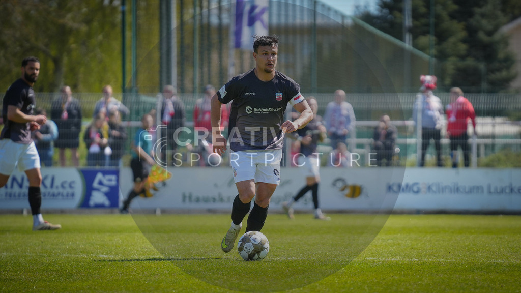 FFußball, Herren, Saison 2025/2026, Regionalliga Nordost, 31. Spieltag, FSV 63 Luckenwalde vs. FSV Zwickau, Sonntag 26.04.2026, Werner-Seelenbinder-Stadion Luckenwalde | Fußball, Herren, Saison 2025/2026, Regionalliga Nordost, 31. Spieltag, FSV 63 Luckenwalde vs. FSV Zwickau, Sonntag 26.04.2026, Werner-Seelenbinder-Stadion Luckenwalde, Im Bild: Andrej Startsev (Zwickau) - Realisiert mit Pictrs.com